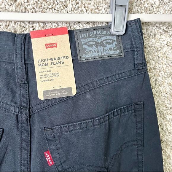 Levi’s Jeans Women’s 27x32 Black High-Waisted Mom NWT - Picture 8 of 9